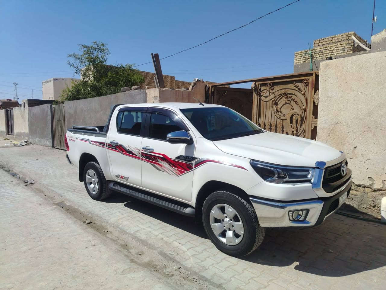 🚗 : تويوتا فورويل مكفولة
📅 الموديل:(2023)مكفواله كفاله عامه 

(***********)
