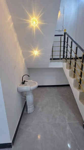 اللاستفسار : ***********
توفر دار سكن🏭
موقع راقي كلش مرتب
تستلم بيتك جاهز عند المكاتبه مباشرتاا

مساحة البيت 160م
ط شقل رفت ورباطات وشقل درجه أولى👍
بيت مرتب  ونضام راقي

شارع 12 متر
جميع لخدمات متوفره 
محتويات كل بيت ⬇️
كراج + دوانيه + صاله +
مطبخ + غرف نوم 2 +
مناور + صحيات خارجي داخلي

أخذ بيت حلامك قبل لاينباع 💦
نوع العقار : طابو زراعي بأسم عراقي تتكاتب وي أبو طابو مباشرةً 💯

العنوان : البصره أبي لخصيب
طريق سيد حامد قرب مدينة ألاندلس موقع كلش مرتب وقريب على شارع سيد حامد رئيسي

كل هاذ جمال وترتيب
بسعر : 90 💲مليون وبي مجال للشراي 🔷

اللاستفسار : ***********
