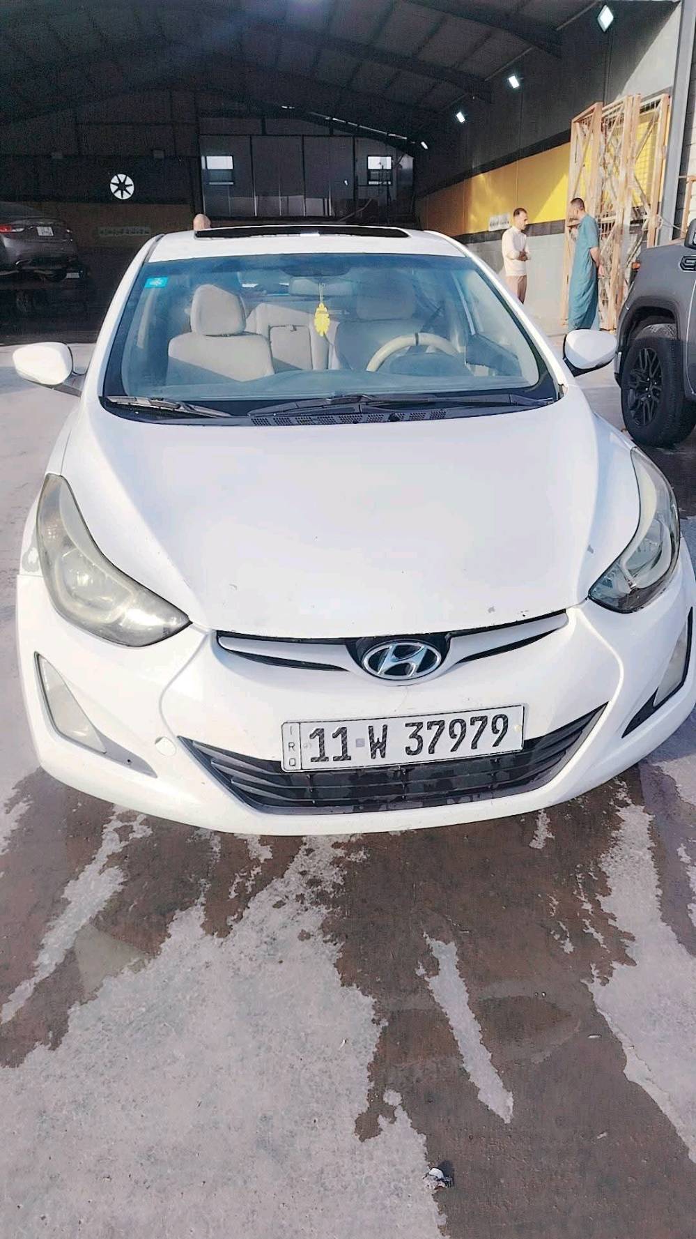 السلام عليكم لنتره خليجية بيها قطعه وحده تبديل فقط سعر السياره 115 وبيها ورقه حك الجية 