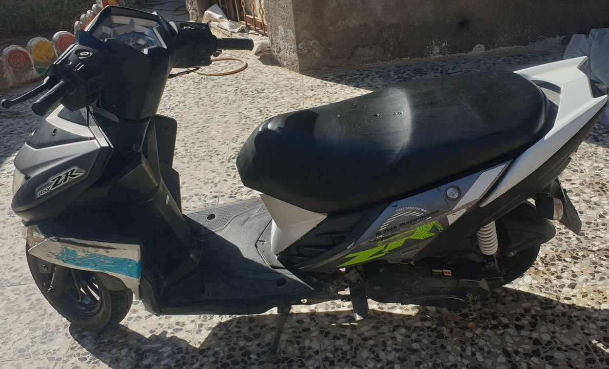 السلام عليكم دراجه زت ار للبيع موديل 2019 دراجه شرط سلف دراجه نضيفه مفتوحه مره وحده بوشه وبستم كصه مو تجاري دراجه فقط مكاتبه سعر 650 للتواصل عل رقم ***********
