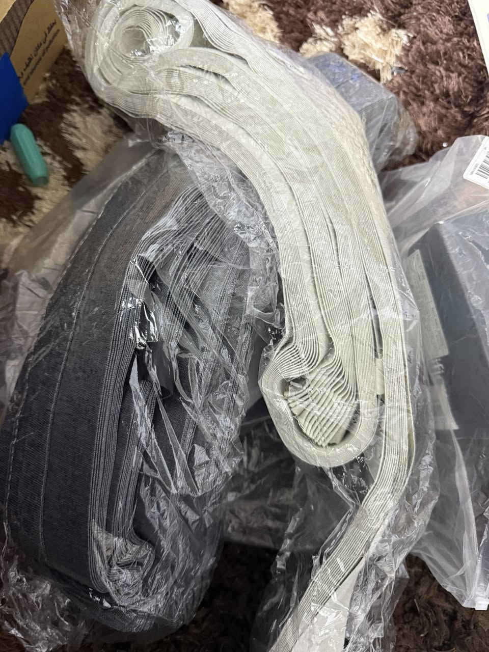 بردات هاذا السكل 3قطع رصاصي و2 بيجي العرض مترتين وشويه والطول هم  الي تفيده يخلي سعر


**إذا كنت صاحب هذا الإعلان وتريد حذفه لأي سبب، رجاءا أرسل رسالة إلى الدعم الفني**