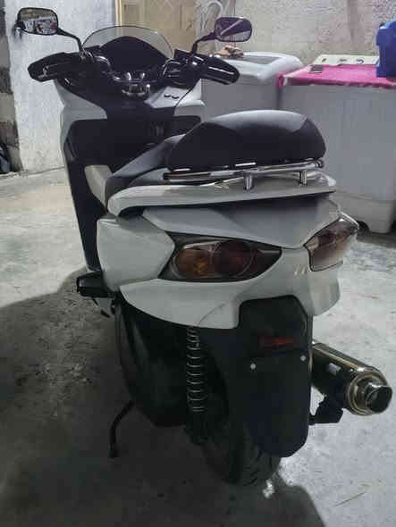 سلام عليكم دراجه فورزا 0/10 7 كير 4 تحويلات  S7   للبيع مكينة مامفتوح برغي  15 العنوان بغداد الحسينيه 
الاستفسار ***********
