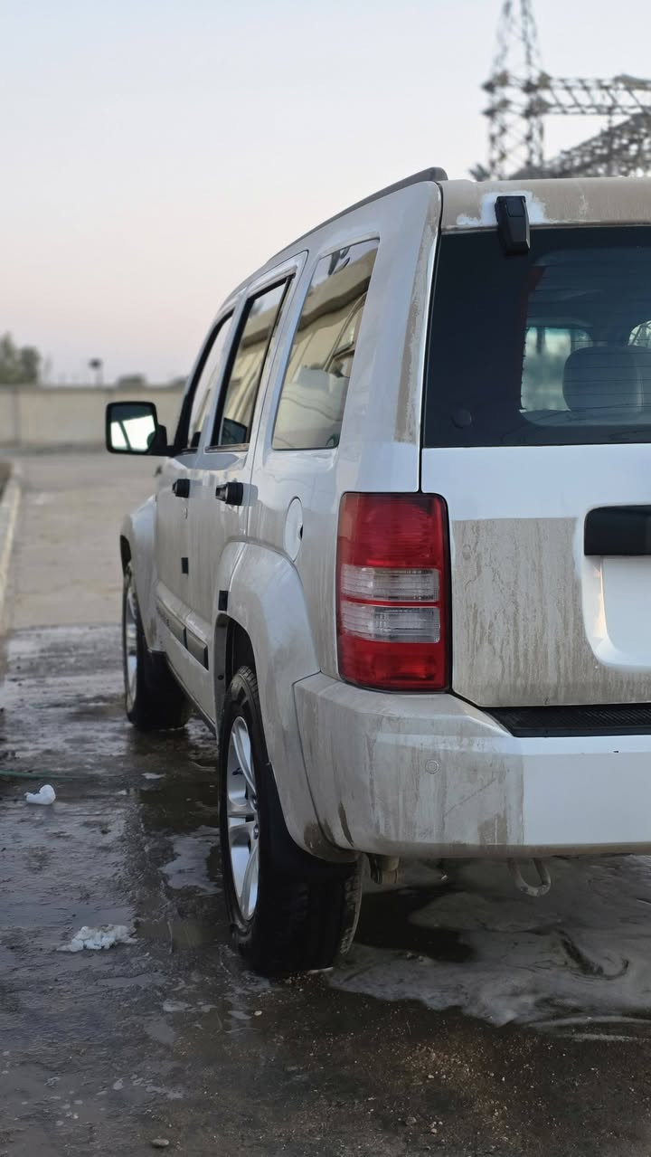 السلام عليكم من رخصت الادمن
جيب شيروكي لبرتي موديل 2012رقم اربيل هزه جديده وباسمي السياره كلين والسياره جديده حيل كلها شرط ومكفوله 
بيها صبغ كد شبر بالصندوك من الخلف جوه الماسحه الخلفيه داخلها جديد والسقف كنتاره سلايت فول مواصفات للاستفسار هذا رقمي *********** والسعر قفل🔒🔓🔐 بدون لانزلي ولا شنو 126$تحياتي وربي يرزق الجميع
