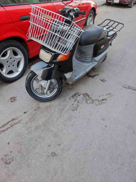 سلام عليكم اخوان دراجه سويج وهندر نكره وكدامكم حتى مقطع فديو خير من الله سعره 350مكان الطوبجي  قرب ساحه عدن لايت زنون ابيض وبريكات امامي وخلفي كيجات كله شغال  وكدامكم رقم ***********
