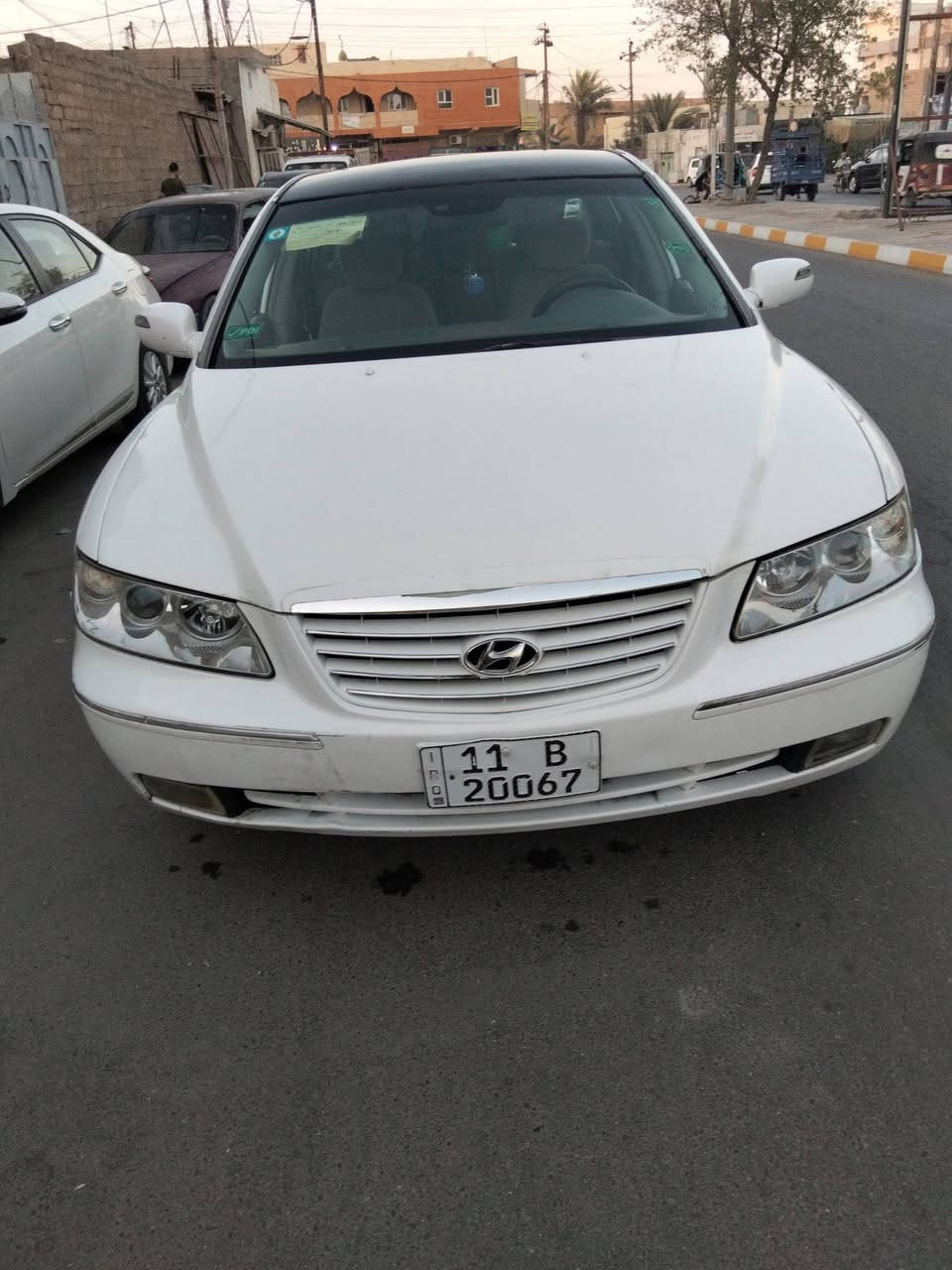 للبيع ازيرا  2008 خليجي. محرك بي تبخير  الكير كفالة. بيها صبغ عام محرك 3 و300. سته سلندر.  المكان هيت سعر 65 وبيها مجال.    ***********
