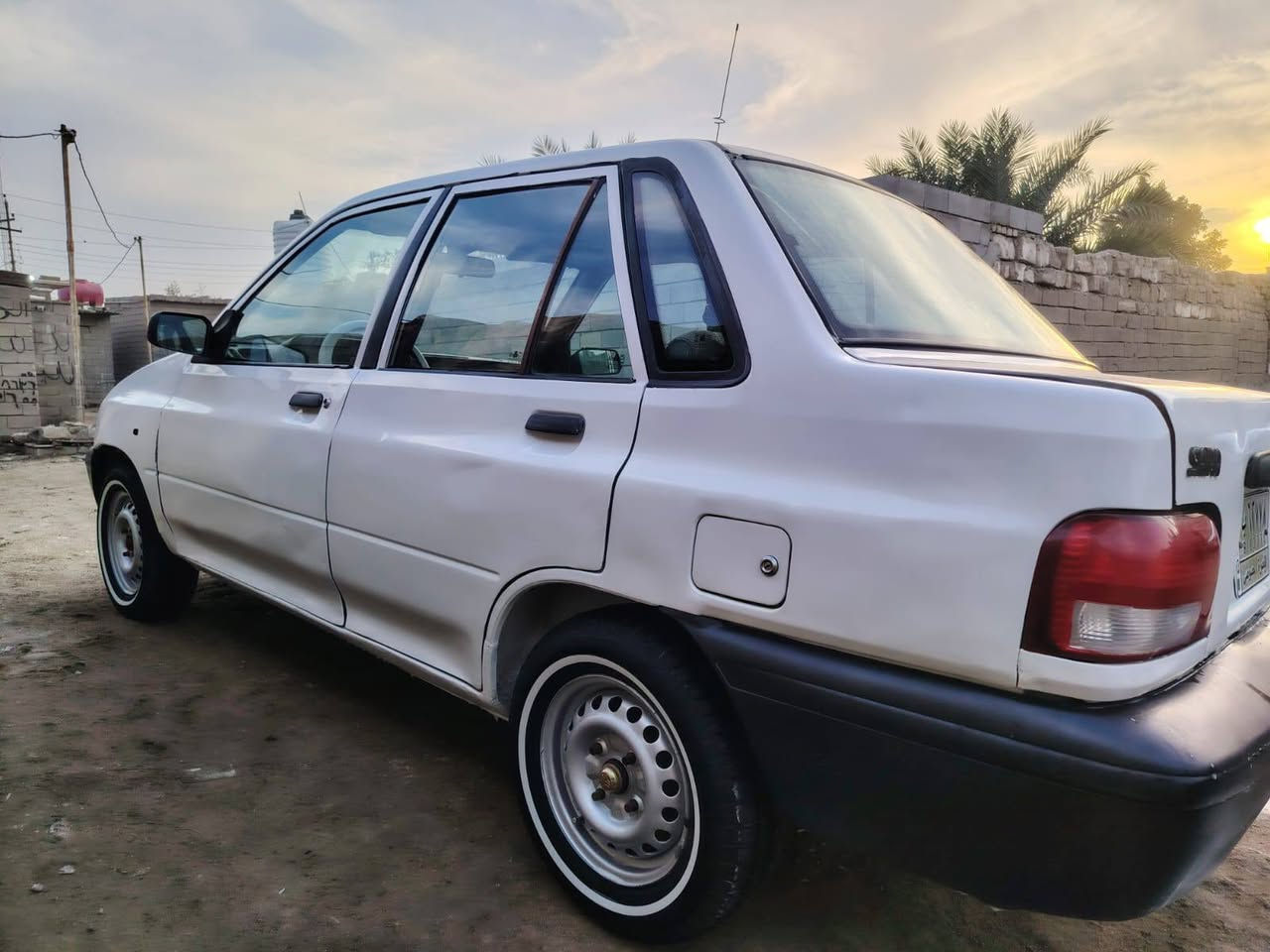 سلام عليكم مرخصت الادمن سايبه البيع موديل 2010 سنويه ما منتهيه رقم بصره تحويل مكينه  وكير جدد تخم تاير جدد حداده جديده سياره مسبوقه جماليه سعره 26 وبيه مجال مكان البصره الزبير مكلف بنشر وهذا رقم راعيه وموجود واتساب *********** وشكران
