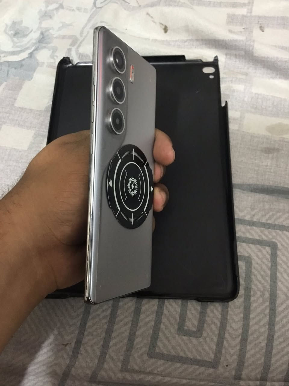 تكنو كامون ٤٠ برو جهاز شاشه منحنيه ذاكره ٢٥٦ عشوايه ١٦ جهاز بلادي ممفتوح ابد نضيف مراوس او بيع سعره ٢١٠ مكاني بغداد جسر دياله ***********
