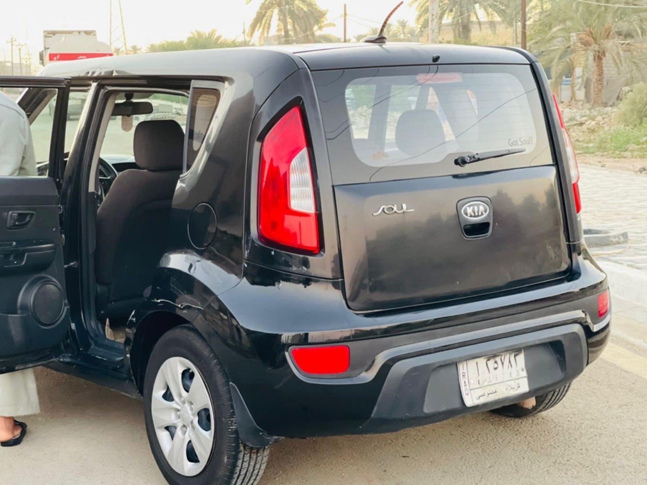 السلام عليكم
سياره صول موديل 2012 
مكينه GDI
لون اسود 
استعمال نسائي
كير مكينه تبريد شاصي مكفولات 
تخم تاير جديد 
تبريد شغال
ماشيه 141 
ارقام جديد مو نفس الي بصور  
للمعلومات او ستفسار شراي 
*********** واتساب
السعر 90 وبيها مجال

