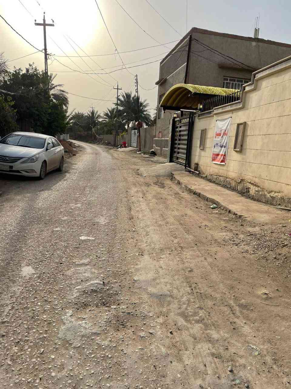 دار للبيع المساحه 220متر سند زراعي 25 يتحول بالطابو بناء نظيف ومرتب السقف كونكريت مسلح الارضيه مع الازاره سيراميك 

📍يحتوي الطابق الارضي ع [ كراح سياره وحديقه  مطبخ وهول وستقبال  ومجمع صحي ]

📍الطابق الثاني 3 غرف نوم

📍 الموقع حله سياحي عتايج

للاتصال / ***********
للاتصال  / ***********
