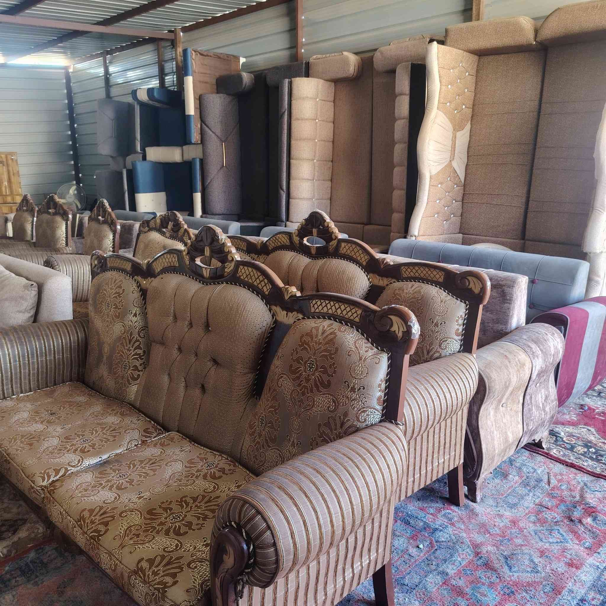 انواع الاثاث المنزلي من التخومة والدواوين للبيع والمراوس وبأسعار مناسبة للاستفسار راسل الصفحة او اتصل ***********  واتساب
