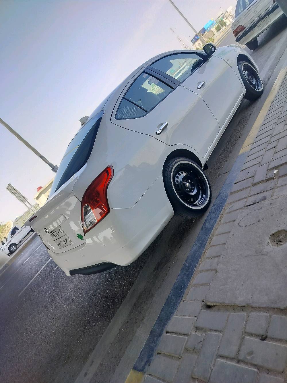نيسان صني هندي  مديل 22 كفاله عامه ماعده باردرقم اربيل لل27  سياره جاهزه رقم ***********