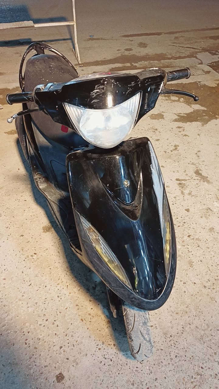 السلام عليكم دراجه ماكس عدله للبيع 
الدراجه نضيفه مابيه نقص شغاله سلف هندر كهربائيات كله شغاله مكينه ناعمه نكره سلف اب كل وكت 
السعر 475او بيه مجال للطيبين
رقم الموبايل ***********
