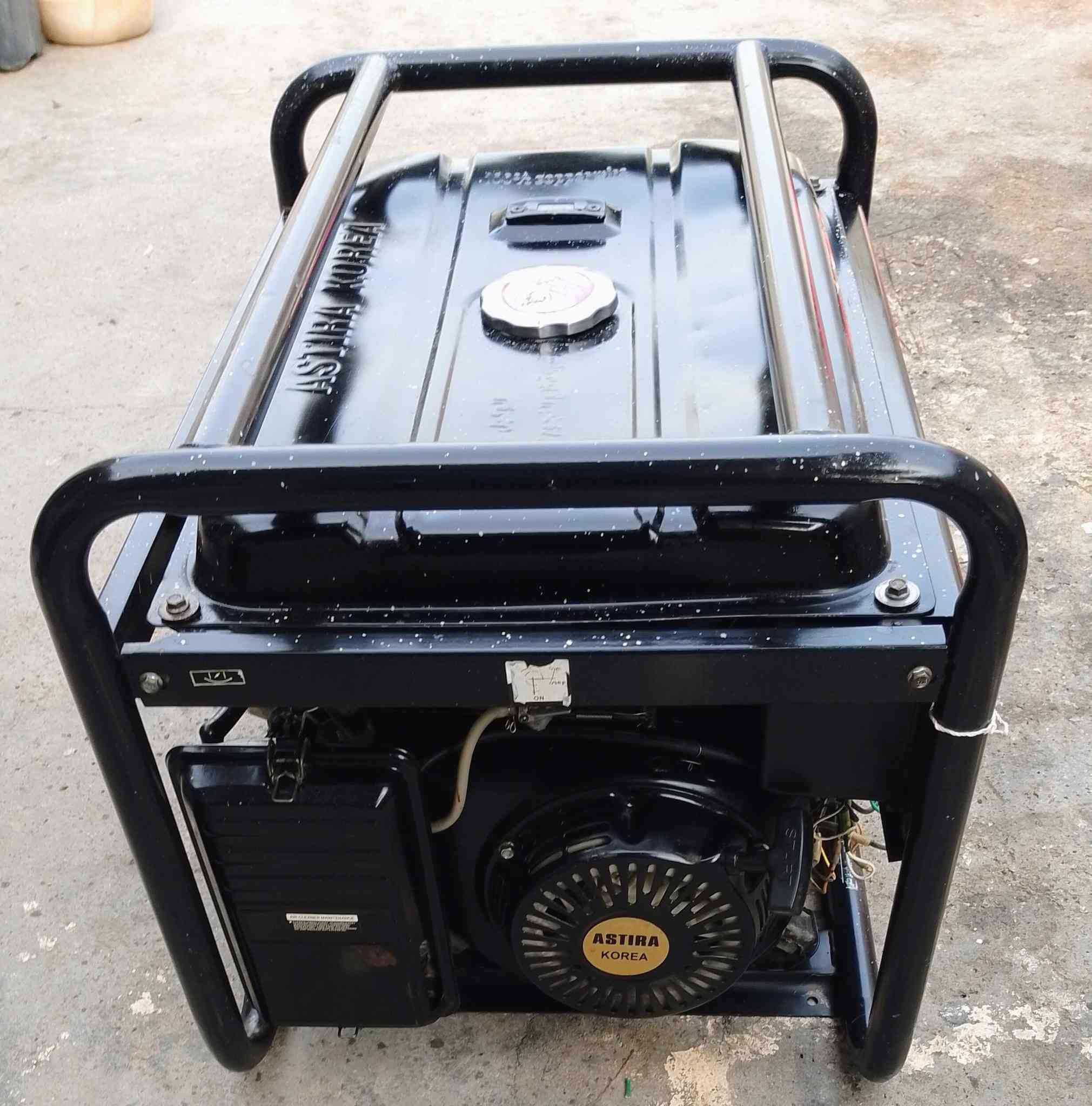 السلام عليكم مولد استرا كوري باب اول5 ونص كيفي 25 امبير مولد جديده ملف نحاس سلف وحبل شغال على الفحص تقتنع يلا تاخذ استعمالها اسبوع صوته جدا هادئ اقتصاديه بالصرف لتر واحد بنزين بالساعه سعره 400 مكاني بغداد قرب مجمع بسمايه الهاتف ☎️*********** شراي يتصل بي واتساب يوجد خدمه توصيل داخل بغداد فقط
