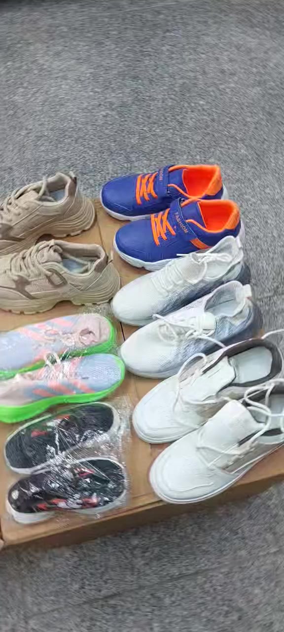 عرض العيد 5000 فقط من براند الامين للاحذية الامين الثانية نواب الضباط قرب المركز الصحي ***********
