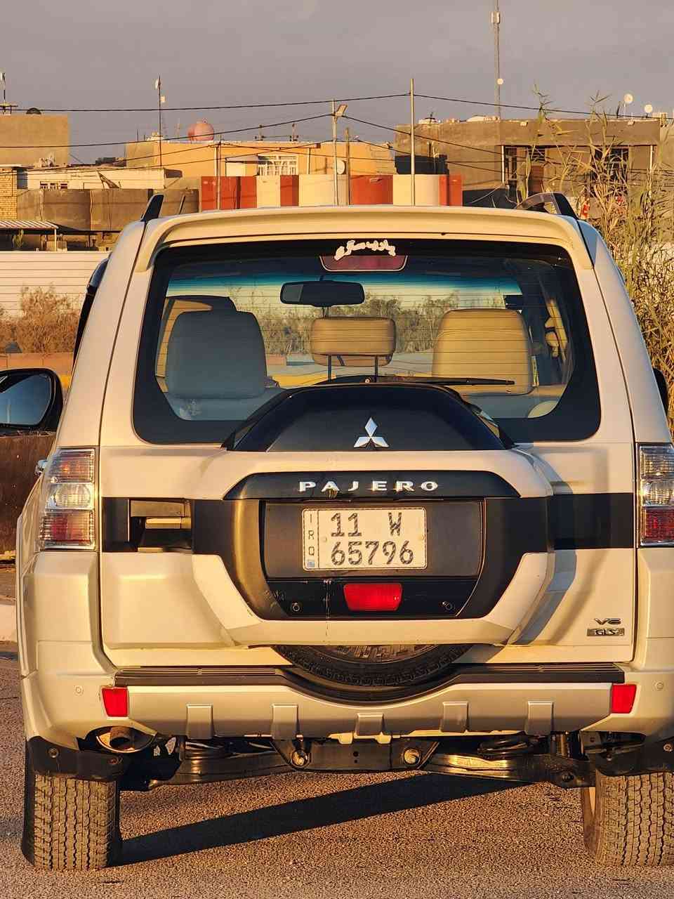 السلام عليكم 
للبيع باجيرو 2015 🧿🧿
السيارة استخدام شخصي على ايدي اخذتها زيرو من الشركه 
((فابولن الشركة بعدة على القمارة))
مكفولة كفاله عامه من كلشي 
كل 6 اشهر اسويلها ادامه كامله 
السيارة حبتور فول مواصفات 
مكينه 3.5
فتحة سقف
12سماعه +دمام
زراكات لايت
7راكب
كشن كهرباء 
وباقي موصفات الحبتور المعروفه
السيارة جاهزة من كلشي ربع مذب عليها
مكينه كير جدد مكفولات من كلشي  
ممشة السيارة 118
السعر (195) وبيها مجال 
📞 للتواصل: ___***********
📍 الموقع: ___واسط قظاء الصويرة
