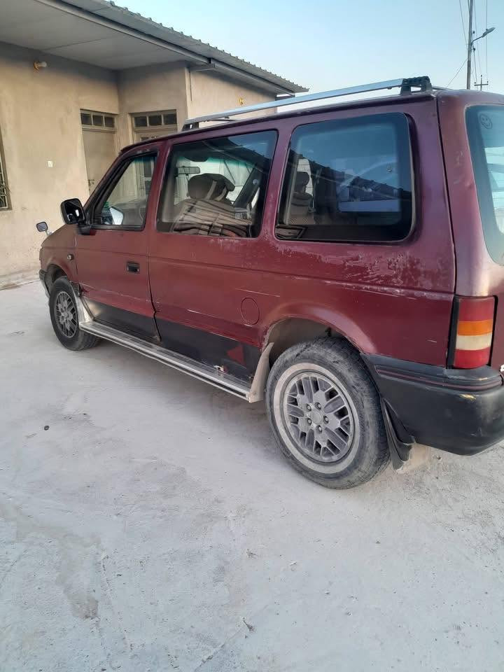 سياره دوج للبيع  محرك ٣٣٠٠  السعر ٢٥ بيها مجال رقم هاتف. *********** وهذا صور السياره
