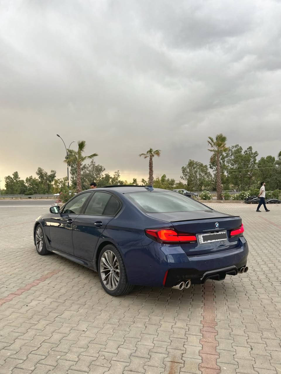 Bmw 530i 2022
محدث ام فايف 
فوول مواصفات ٧٠٠ اعلي فئه ١/١ 
كشنات تدفئه و تبريد و خزن 
داتاشوو 
سماعات هارمان كاردون 
وايرليس جارج 
خمس بردات كهرباي بلادي 
صندوق شفت 
ماشي ٦٠ الف كيلو 
فحص و هزه و سيرفس جديد 
جملغ و بنيت صبغ حادث صطحي 
ايرباك ستيرن سيستم 
***********

