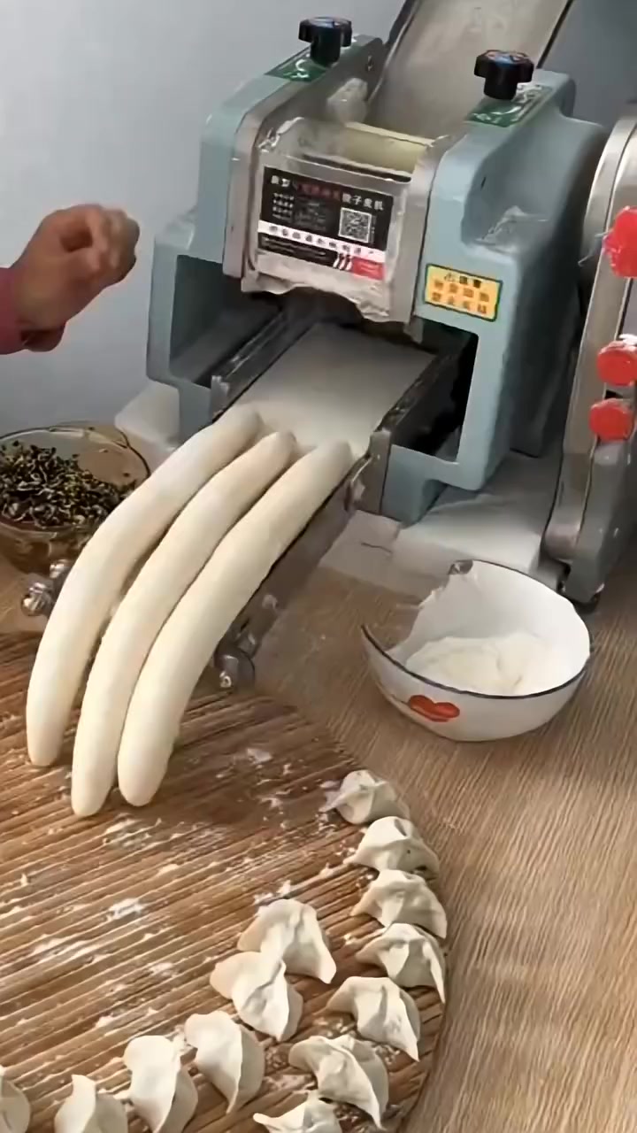 The easiest-to-use mini flour mill for making all kinds of cakes.#tools #viralvideo


**إذا كنت صاحب هذا الإعلان وتريد حذفه لأي سبب، رجاءا أرسل رسالة إلى الدعم الفني**