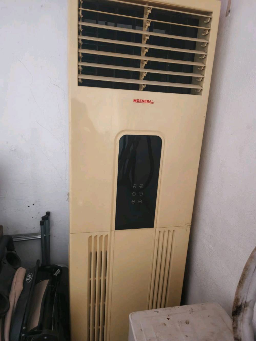السلامو عليكم عندي سبلت كنتوري للبيع كامل غاز بي هوه ثلج 700 وبي مجاد للشراي للستفسار 
***********