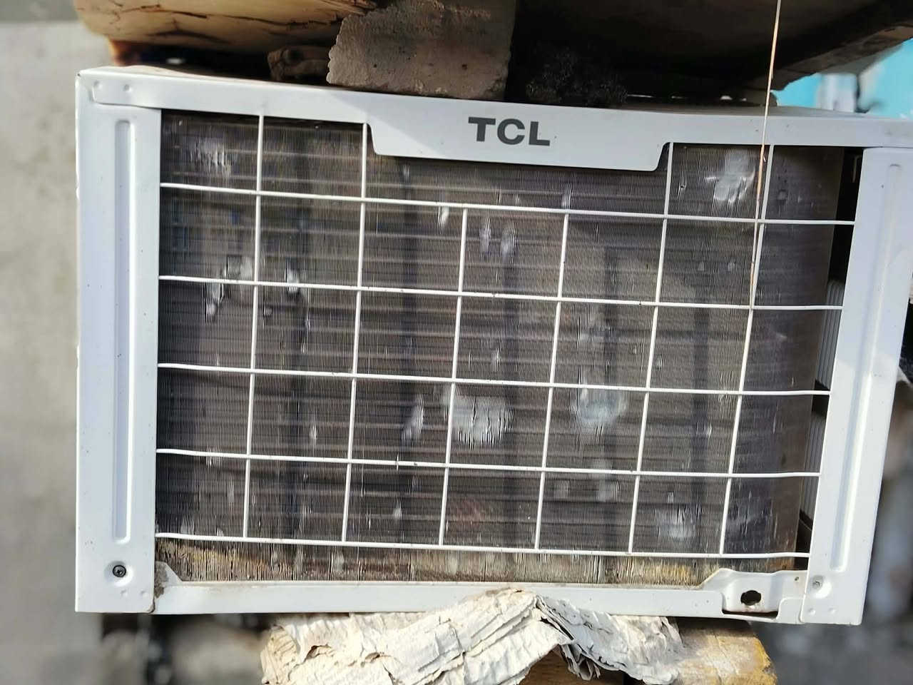 مكيف للبيع نوعيته TGL تبريد خير من الله تجي وتفحص بطل مو كبريسر  طن ونص سعر خاص او انتصال *********** مكان رفاعي قرب شركات نفط
