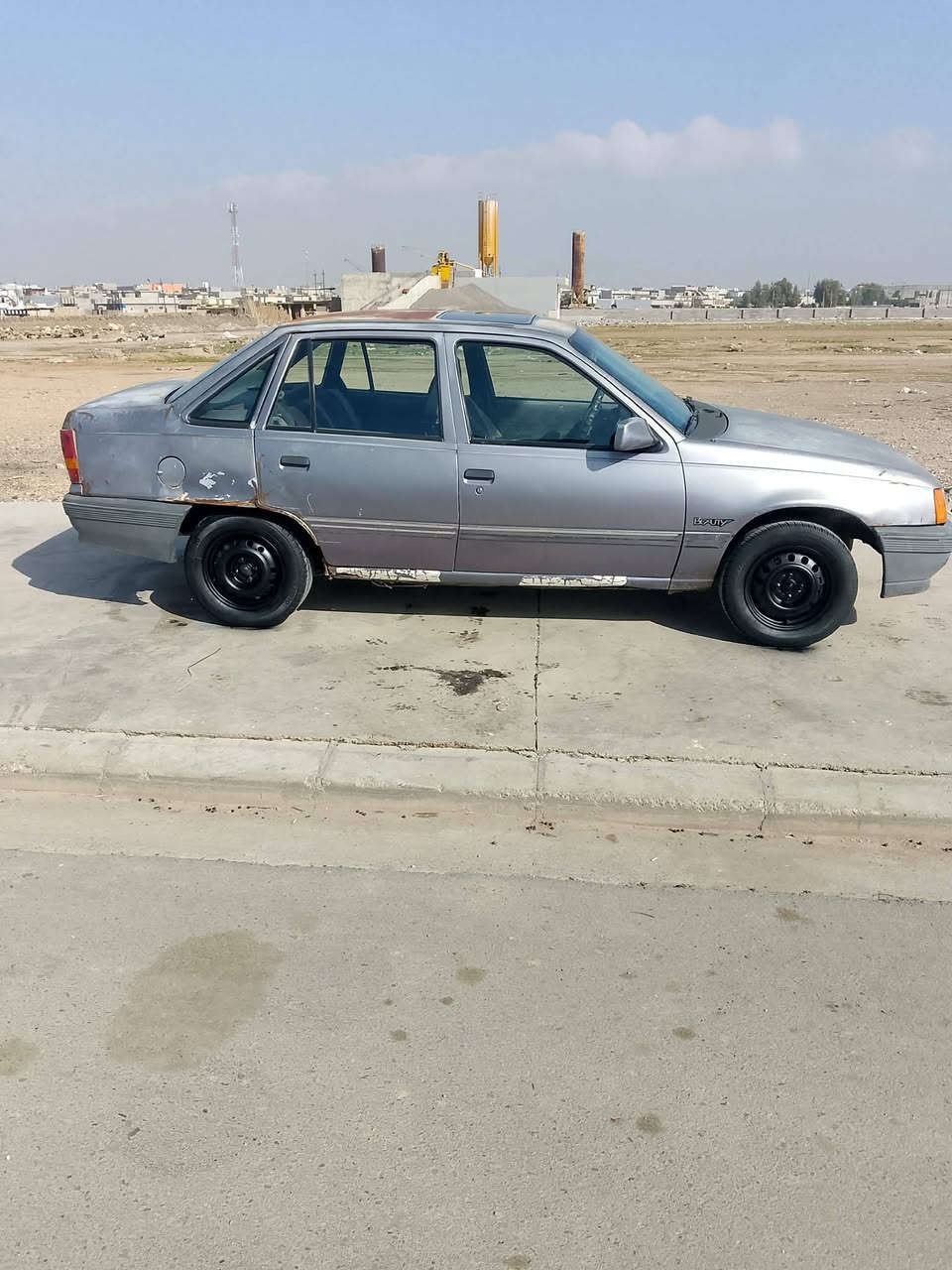 السلام وعليكم
كاديت رخيصة 

سنوية أخضر

كير ومحرك شرط 

بدون صبغ

سعره 21$ بي مجال 

غير متواجد على الفيسبوك 

***********

***********
