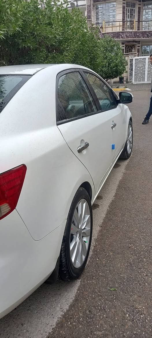 السلام عليكم
#كيا سيراتو خليجي موديل ٢٠١٢  محرك ١٦٠٠ بدون حادث بدون صبغ جاهزة بأسمي 

السعر ١٠٧ ورقة 

العنوان بغداد الرصافة 

الموبايل ***********
