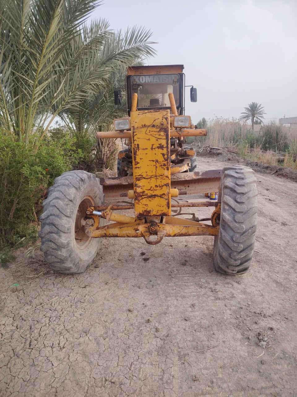 كريدر كوماتسو للبيع حجم ٣٧ موديل ٩٢ بك واحد جاهزه للعمل رقم بغداد لاتنقيص ولاتبخير السعر٧٠ورقه للستفسار *********** عنوان بابل المسيب
