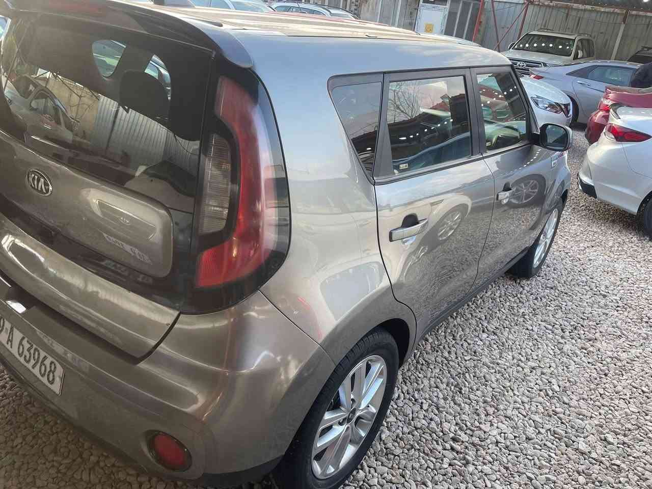 صول ٢٠١٩ رقم كربلاء
محرك2000
حادث بسيط جدا مرفق بالمنشور 
ويل كب 
كشافات 
تحكمات 
شاشه كأمره 
السعر 127$ 
رقم المبايل ***********
مالك سياره كربلاء
