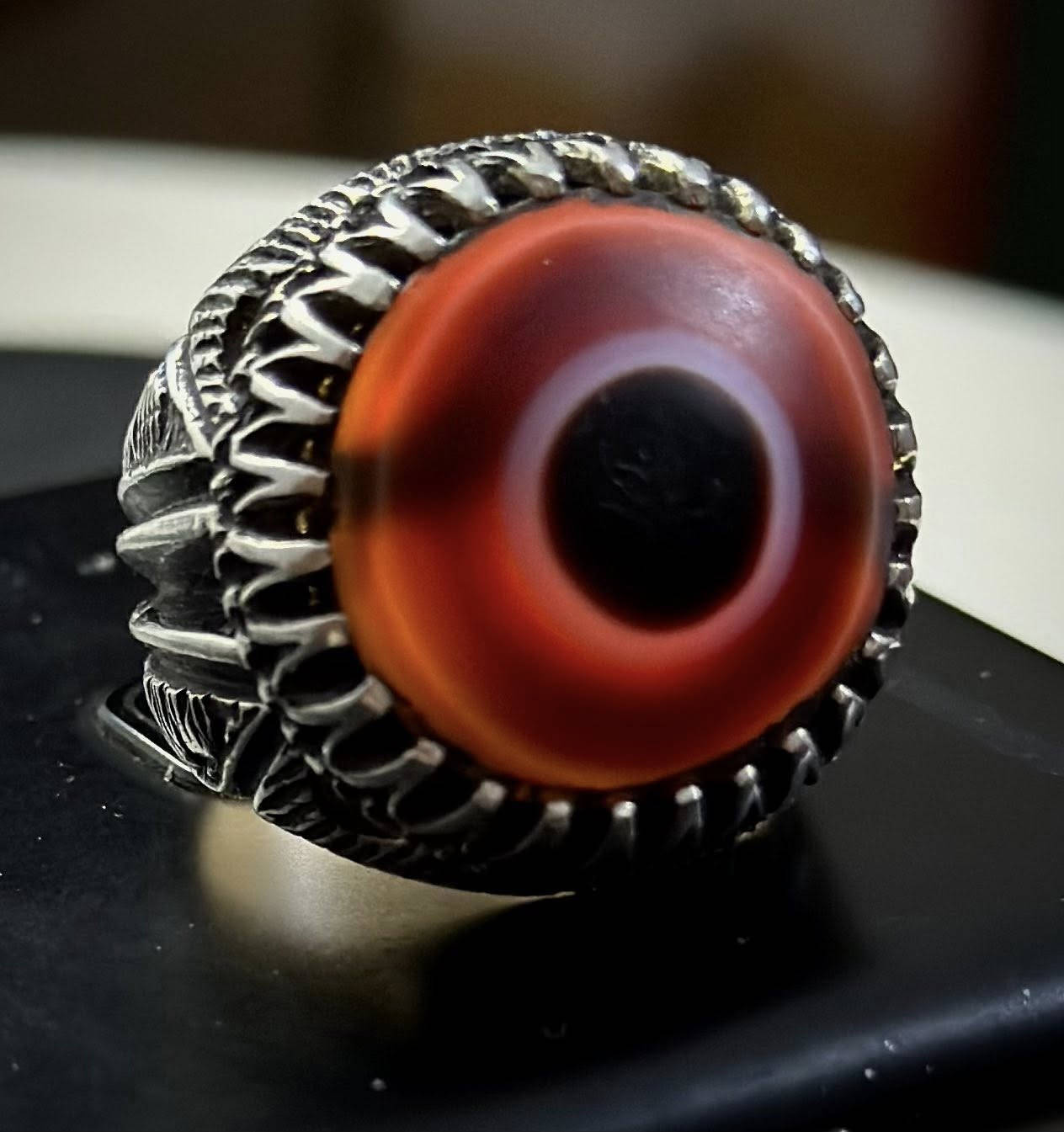 جزعه بقريه قديمه ومشكولة حجرة اصليه ذمه طبيعيه ربانيه صياغه المبدع وليد خالد صياغه يدويه فضه عراقيه جدا ثقيله سعر والاستفسار خاص يتوفر توصيل


**إذا كنت صاحب هذا الإعلان وتريد حذفه لأي سبب، رجاءا أرسل رسالة إلى الدعم الفني**