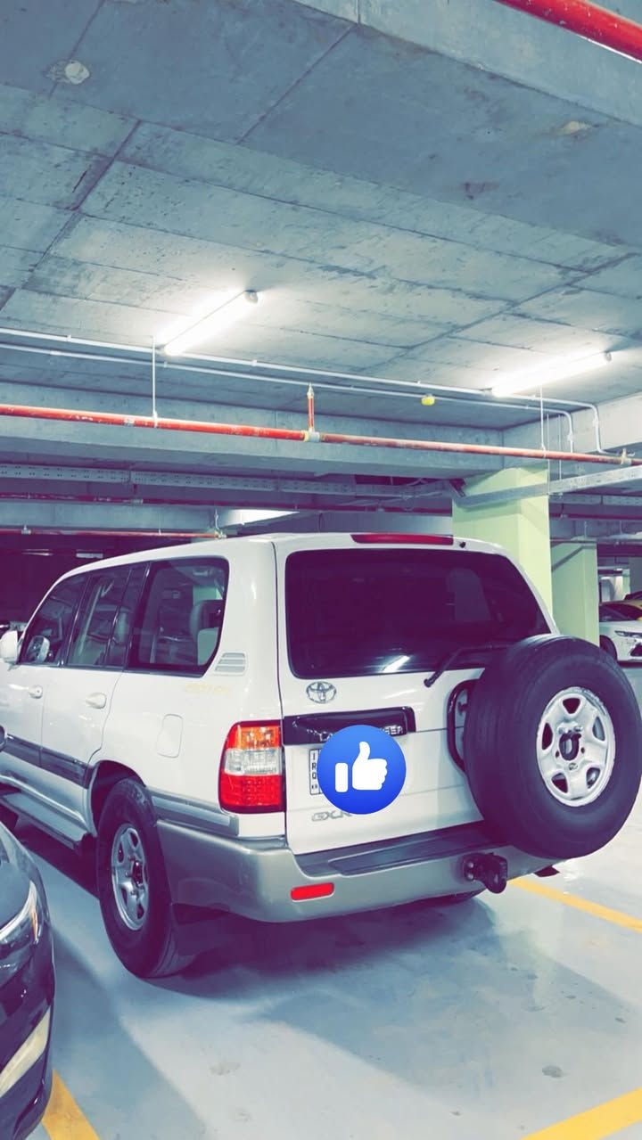 لاندكروز للبيع 2003 تبريد ثلاث قطع ثلجه فتحه ونش فول قطري اصل سياره جاهزه من كلشي رقم رابيل بسمي سنويه جديد ال 2030 وهاذ رقمي ‭0783 179 6385‬
سياره بيه صبغ بلجاملغ فقط والباقي كفاله بيع مرواس بيكم السعره 203 بيه مجال سياره كير عادي 🦅🦅
