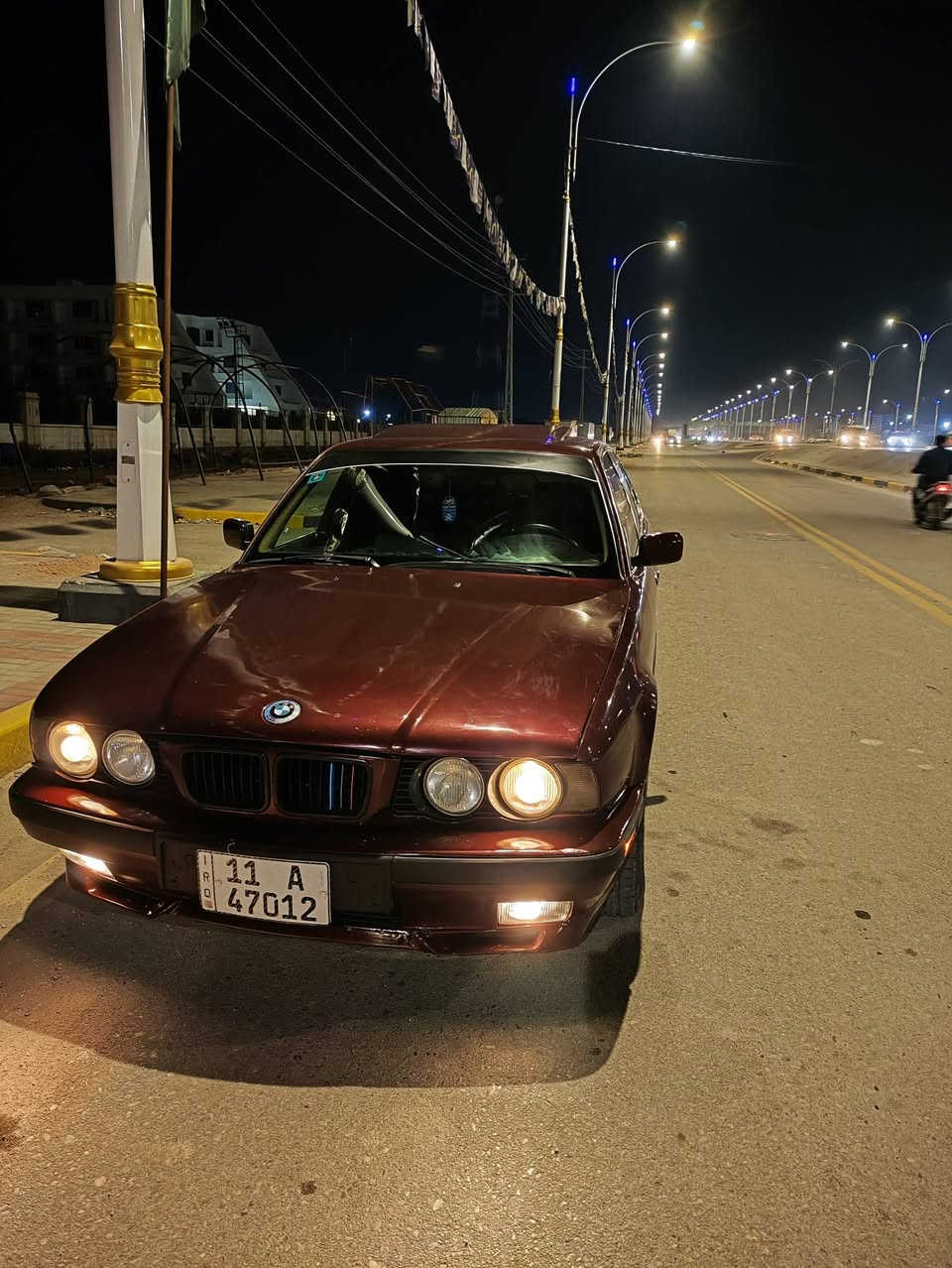 السلام عليكم بي ام 540 موديل 1993
سيارة مكانها سماوة مستعجل على البيع 

60 ورقة وبيها مجال 

مكينة 8 سلندر 4000 

سيارة جاهزة ان شاء الله 

*********** 
تواصل واتس اب فقط او اتصال
