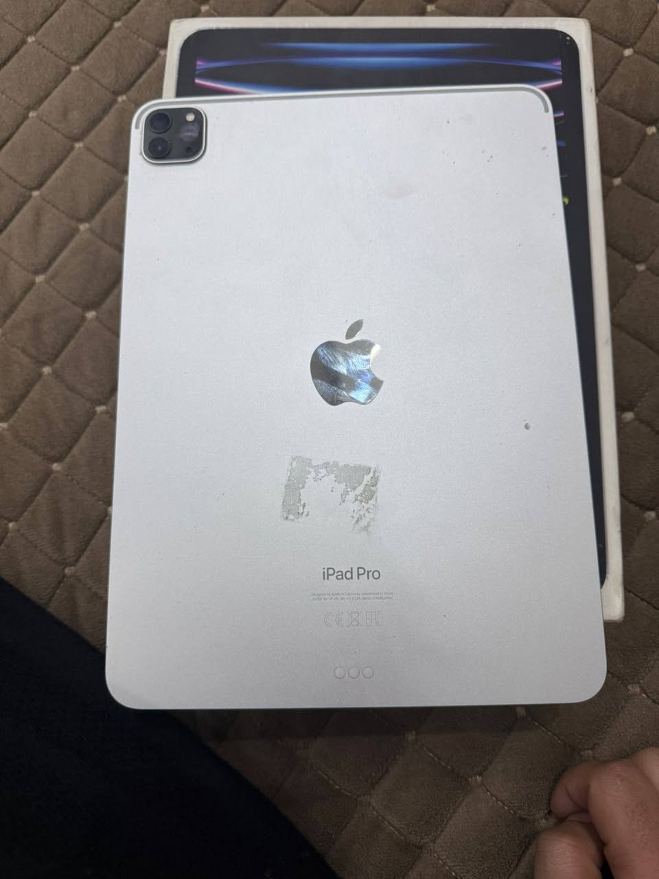 السلام عليكم اخوان عندي ايباد M2 الشاصي نضيف  الجهاز مبدل ايسي اصلي
مايطلع بالحاسبه مبدل بي شي ذاكرته 256 
 سعره 600 مكاني بغداد مدينة الصدر 
للأستفسار *********** 
***********
