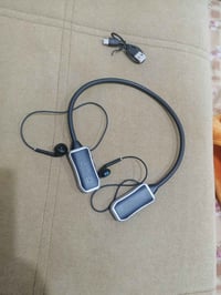 سماعة بلوتوث • شغالة • توصيل