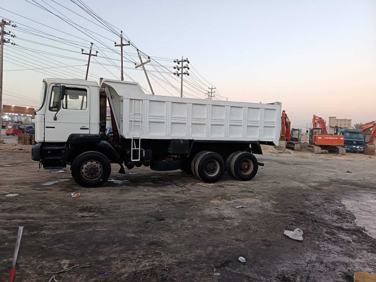 السلام عليكم مان للبيع موديل ٩٨ مجموعه جيئف مكينه وكير جدد شاصي مكفول مكاني العماره ***********
