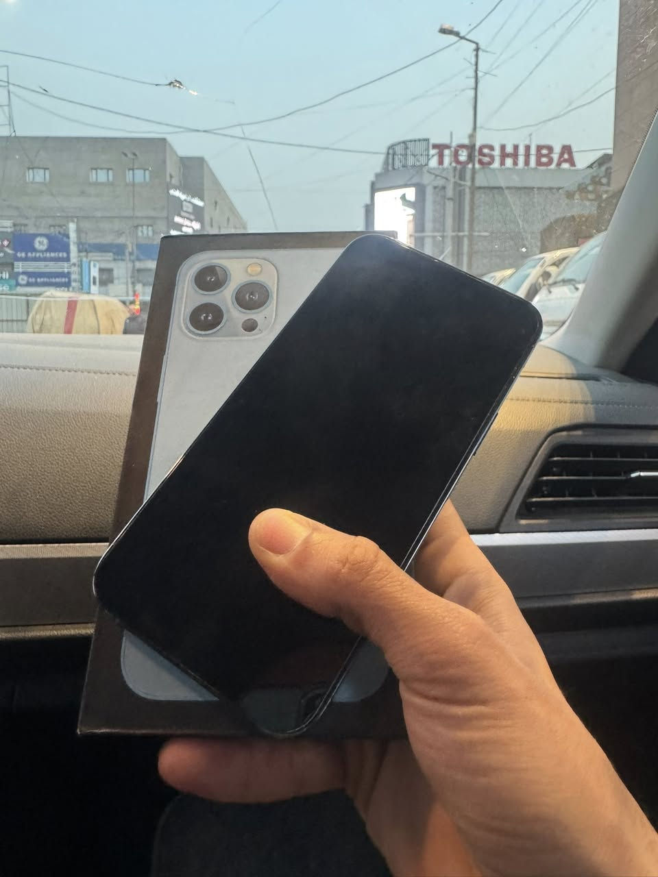 ايفون ١٣ برو ماكس لون مميز 

الذاكرة ٢٥٦
باتري ٩٦
وتر ممفتوح
نموذج:MLL/L
ممفتوح وتر بروف 
كارتون مطابق

السعر ٧٥٠ وبي مجال للشراي
عنواني الدورة
***********
