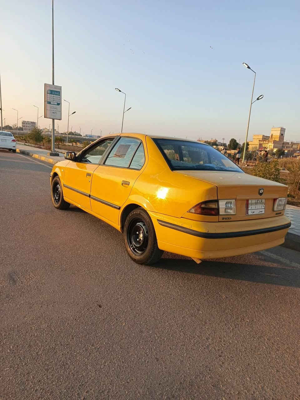 سلام عليكم شباب سمند للبيع الكشره نضيفه ومرتبه سنويته صاقطه كوم.حديد ابيع شراي يجي *********** ...سعره 24 وبيه مجال قليل
