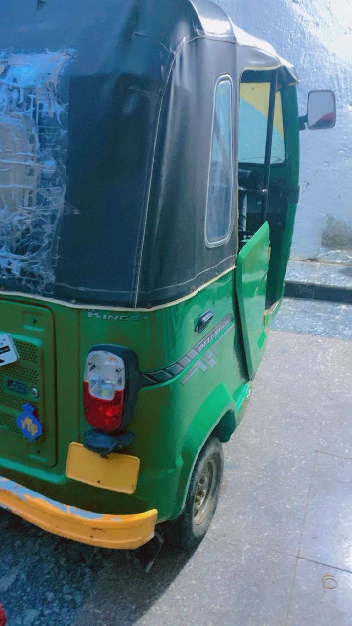 سلام عليكم تكتك للبيع موديل 21 شهر12يوم7 بدي مكفول من صبغ  ولمعجون وراق
بدي شوف عين صوليه  محرك لا مجفت لا. يبخر لا ينقص. تكتك جاهزه كبل لشارع   عنواني البصرةالامن الدخلي   
***********
*********** سعر 5250وبيه مجال
