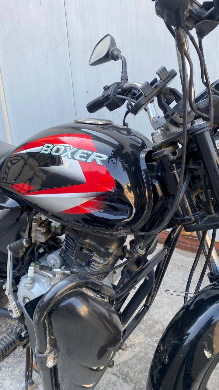 بوكسر 23 نازلة بل 25 ماشية 17 
مرقمه بغداد بأسمي 
2100
*********** واتس فقط
