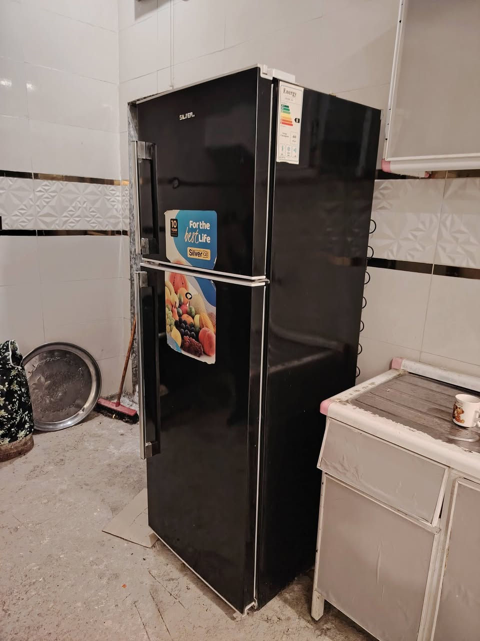 ثلاجه نظيفه السعر ٤٥٠ بغداد الزعفرانيه ***********
