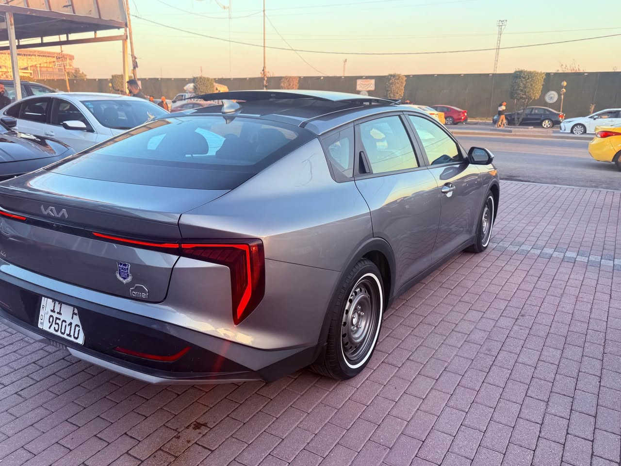 سلام عليكم شباب K4 مديل 2025  مرقمه بغداد بسمي تحويل مباشر  وارد امريكي حادثه جاملغ وبنيد بدون شواصي  فول مصفات بصمه بنرامه شاشه  ولد مام خلفي وبعد بيه موصفات السعر 169 $$ قفل قفل مكان السياره بغداد 
*********** ما متواجد  على الفيس بغداد, العراق
