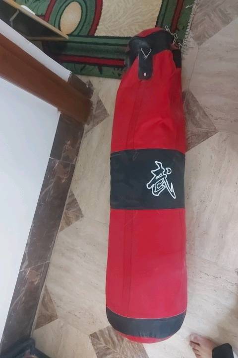 كربلاء المقدسه
حي الحر )الطاقه 
كيس ملاكمه و جفوف النضافه الجيس والجفوف 95% طول الجيس 160 تقريبا