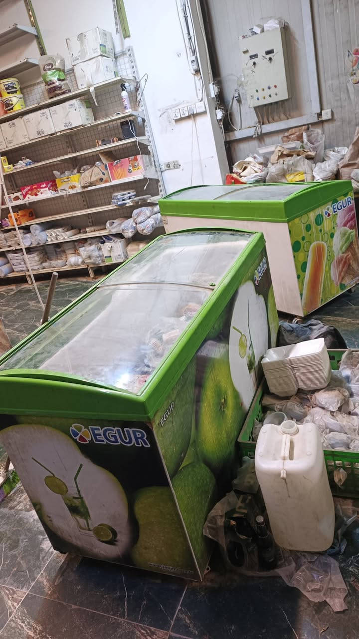 مجمدات ٧ اخوات حجم ١٨قدم حله ابو غرق وضمان شهر ***********
