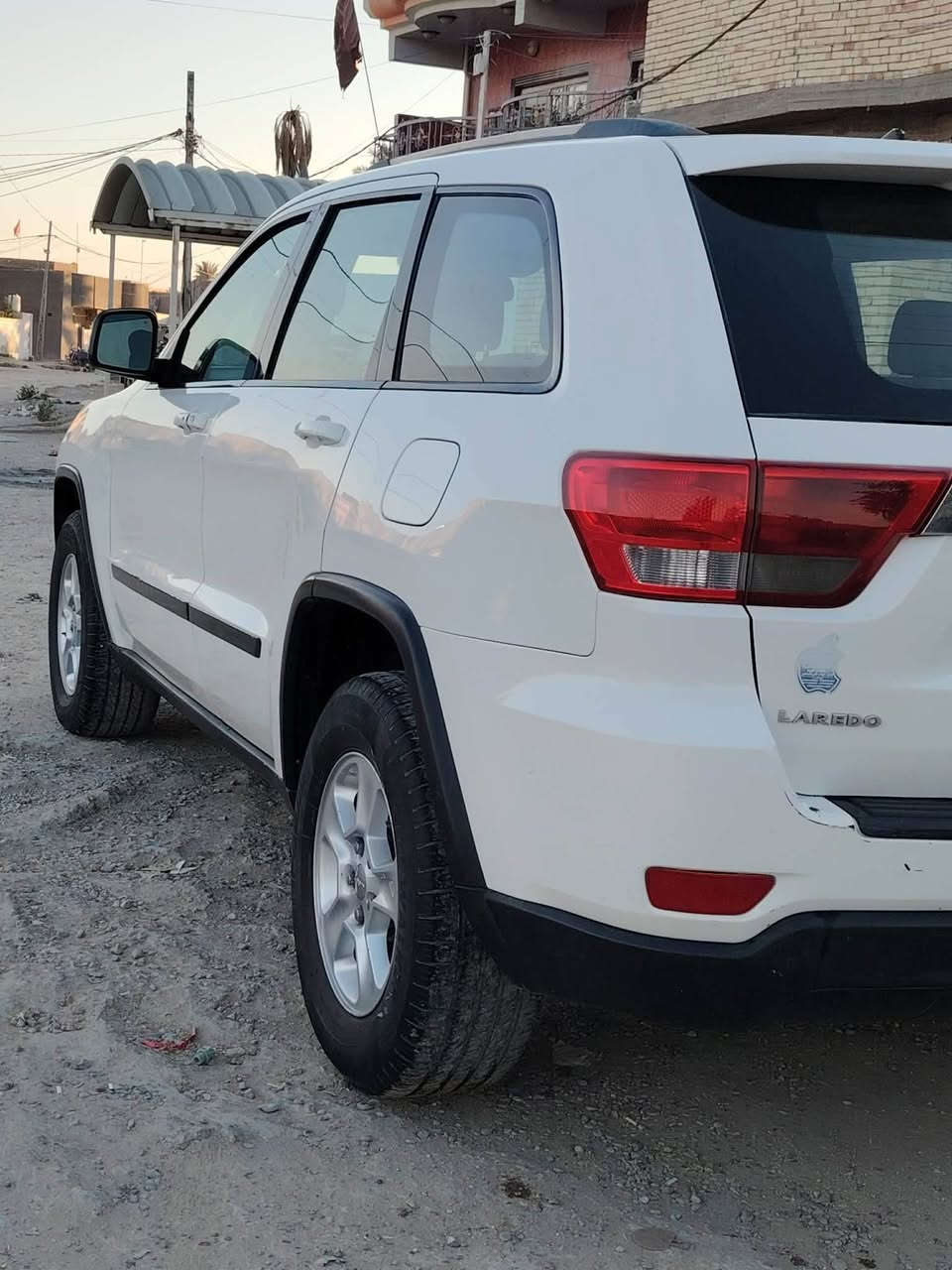 السلام عليكم جيب لاريدو موديل 2012 داخله كلين بيه صبغ  بدون دواخل السياره جديده و جاهزه
محرك 3600  لا تبخير و لا تنقيص

تو ويل المرغوب

صدر امامي عربانه خلفيه جديد

كامره
بصمه
تحكم كشنات كهربائي
تشغيل عن بعد 

السياره ليبل واحد

السياره كفاله لغد شاصي مكفول السعر ١٤٨ وبيها مجال 

رقم بغداد باسمي   تحويل ثاني يوم السياره جاهزه مكان السياره بابل  المسيب
***********
