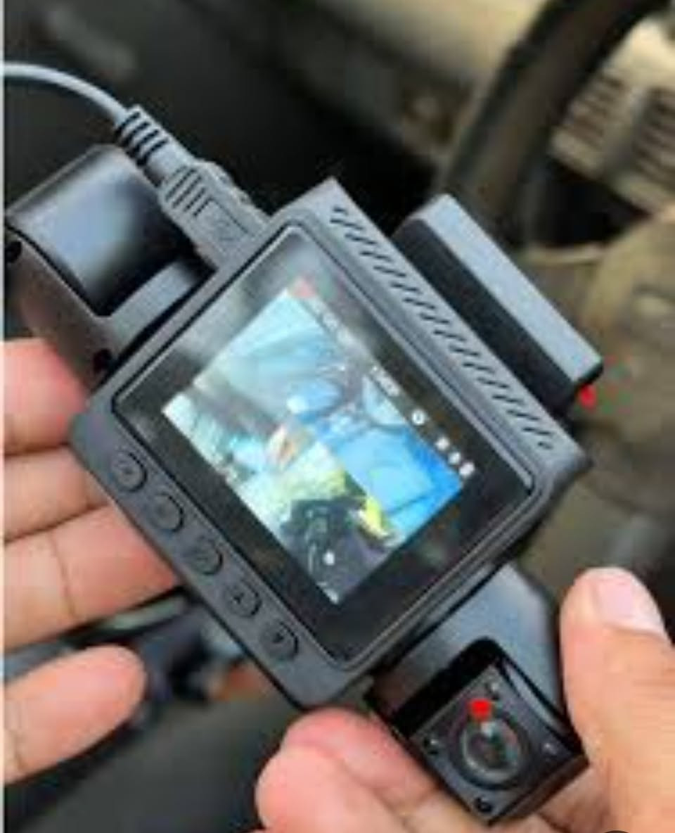 السلام عليكم 
داش كام 4كامرات مع رام 64


**إذا كنت صاحب هذا الإعلان وتريد حذفه لأي سبب، رجاءا أرسل رسالة إلى الدعم الفني**