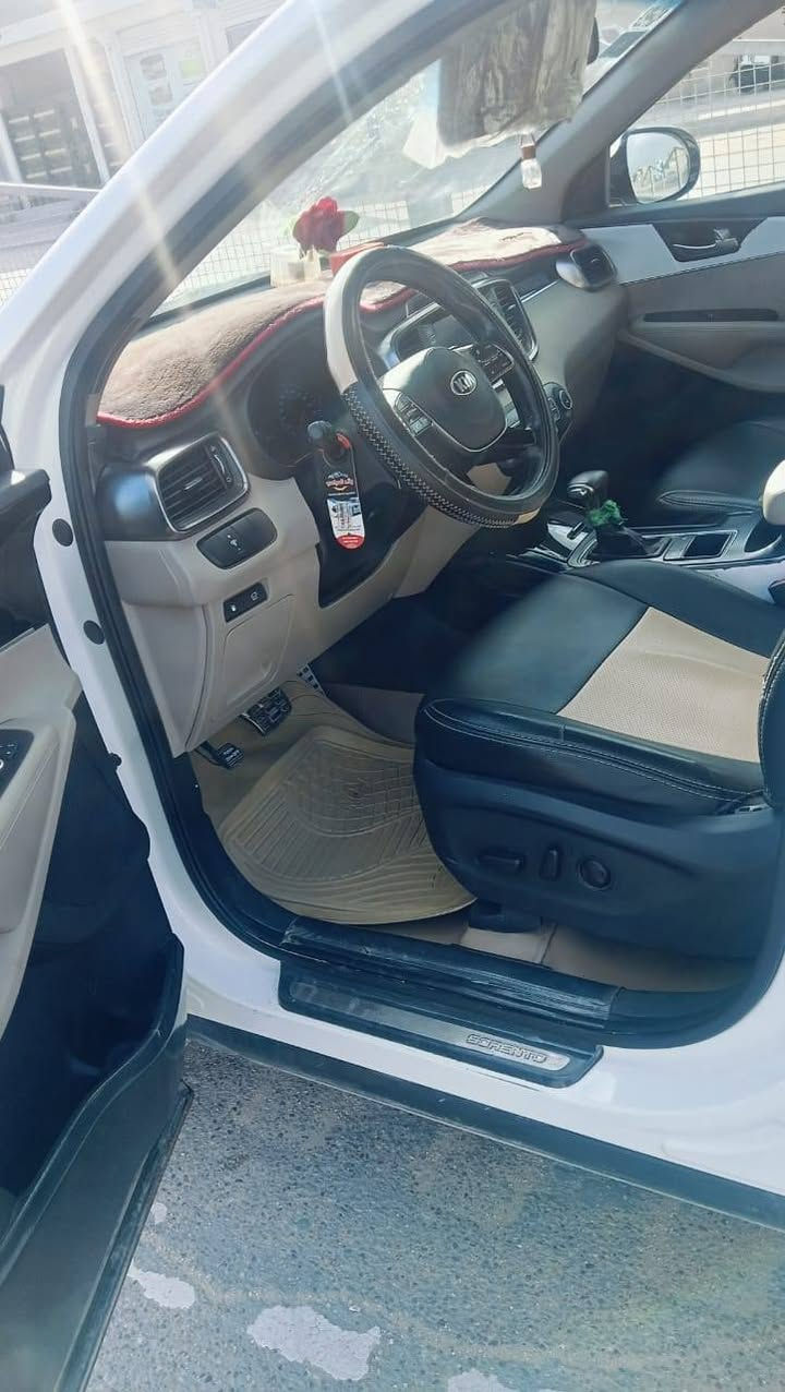 للبيع  سورنتو    2018خليجي    (المكينه سبانه مامدود عليها)
( السنويه تنتهي لل 2028/7/25)
المواصفات 
1_ كشنات كهرباء تدفئه تبريد
2_ حساسات امامي خلفي 
3_ جنطه كهرباء
4 _ 7 راكب 
5 _ تحكمات 
6_ اشاير بالمري 
7 _ بلراما
8 _ بصمه 
9_  اناره ترحيب 
10 _ بصمات بيبان 
11_ ماشيه 78km
12_  تدفئه تبريد شغال
13_ بردات بيبان 
14 _ ثلاث قطع تبريد 
15 _ رقم بغداد انكليزي 
16 _ مكينه السياره (6v)
17 كتلوكات السياره موجودات
والباقي المواصفات معروفه 

       السعر 245$ وبيها مجال  
مكان السياره كربلاء كنطرت السلام 
والسونار مرفق مع الصور 

الاستفسار ( ***********_***********)
