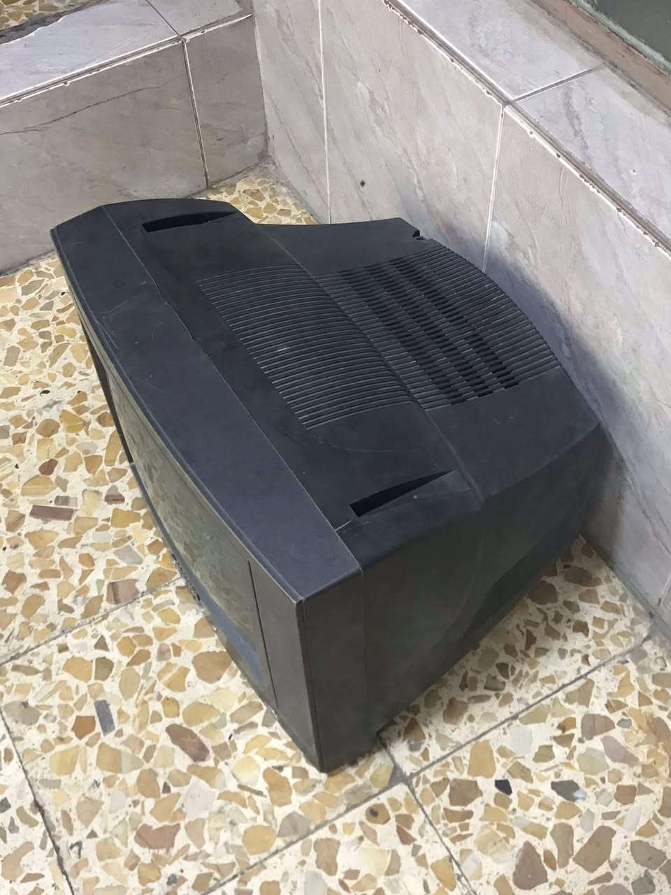 للبيع تلفزيون SHOWNIC حجم 14 نظيف بس ناقصه ريمونت السعر 25 الف


**إذا كنت صاحب هذا الإعلان وتريد حذفه لأي سبب، رجاءا أرسل رسالة إلى الدعم الفني**