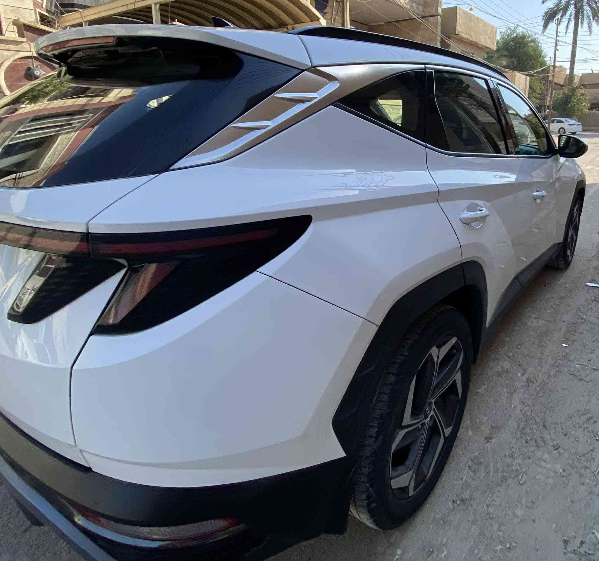 السلام عليكم
هونداي توكسان
موديل 2022  خليجي 
فول مواصفات للاخير...  1/1
ماشية 51  فقط
المواصفات :
 فتحة بانوراما
بصمة ابواب وتشغيل 
تشغيل عن بعد 
محرك ٢٠٠٠ دوش
مري شفط 
نظام ترحيب عن بعد 
شاحن واير ليس
مخارج طاقة اوكس يو اس بي 
اضاءة زنون 
اضاءة عند الاستدارة
ليدات امامية خلفية 
تبريد قطعتين 
دشبول ايباد 
بردات بلادية 
شاشة ابل كار بلي 
مقاعد الامامية كهرباء 
كاشف عطلات 
تحكم ستيرن
السيارة  بيها شبر الجاملغ الأيمن تعديل وصبغ  ومصورها محتفط بيها وبيها رصعة خدش بالباب
مرفق سونار  بالصور

مكانها بغداد   
رقم صاحب السيارة 
***********

السعر :: اطلبه بالتعليقات يصلك خاص 📩

#ادارة_الصفحه ⚡

ملاحظه / 🔴
مدير الصفحه غير مسؤول عن بيع وشراء واصوليات السياره نحن صفحه لعرض السيارات فقط.
