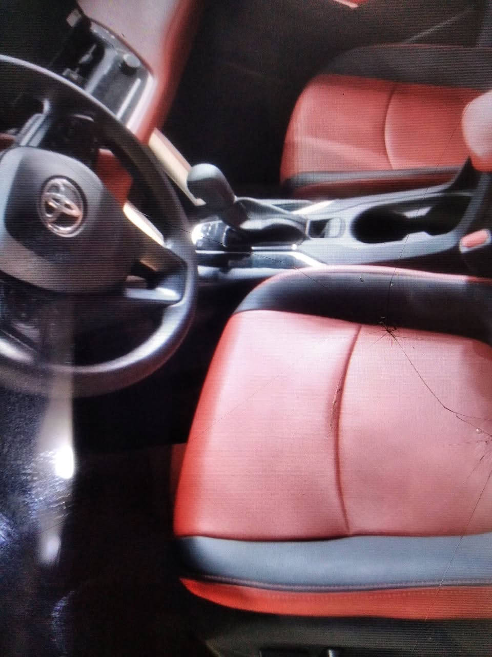 سلام عليكم ورحمه الله وبركاته كورلا كروس سياره جديده زيرو 25 ماشيه 3000 عل وضع الشركة رقم بغداد كامله السياره مال مصرف استقطاع مباشر وبيه كفيل السياره بسمنه وكاله ب اي وقت السياره فول كشنات كهرباء لونين جلد فتحه كشاف وبعد بيه مواصفات السعر 142 مكاني كربلاء المقدسة هاتف ***********
