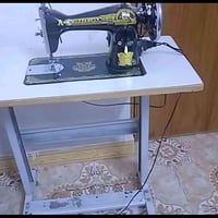 مكينة خياطة • مع الميز • ديوانية