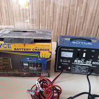 شاحن بطارية • الكترونيات